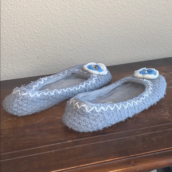 Steve Madden Knit Slippers w/ Flower *2 for $5* - Picture 4 of 11
